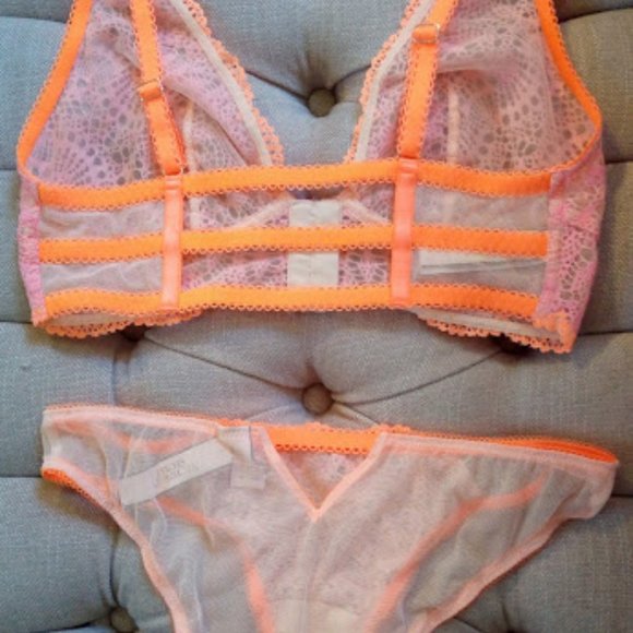 Victoria Secret Bralette - Small NWT - Picture 3 of 6